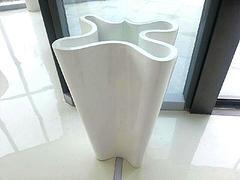 信譽卓越的玻璃鋼花盆經(jīng)銷商——專業(yè)生產(chǎn)與銷售一體化服務